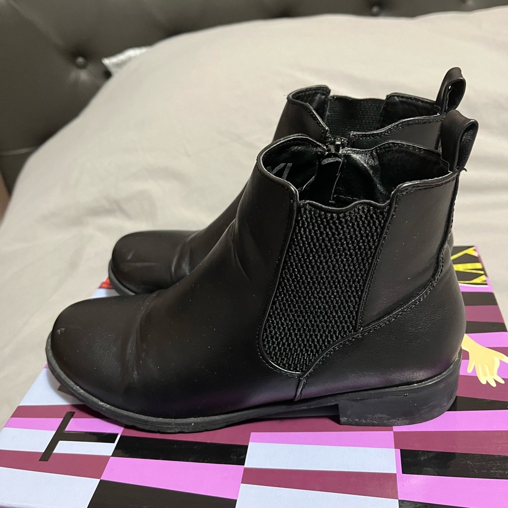 Chic Black Leather Ankle Boots
